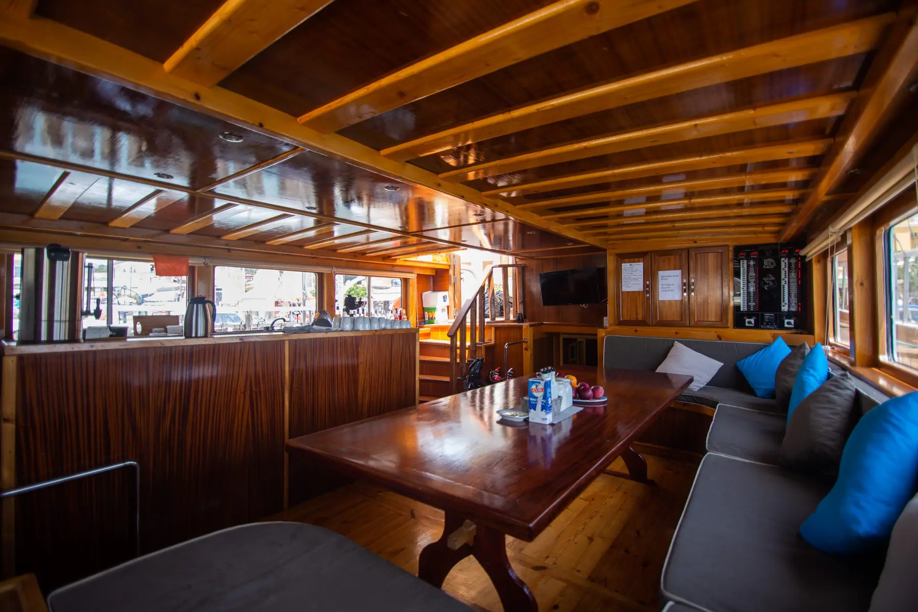 Loungebereich an Bord der Aphrodite