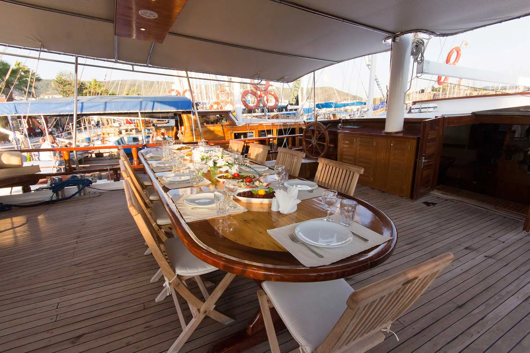 Loungebereich der Harmonia